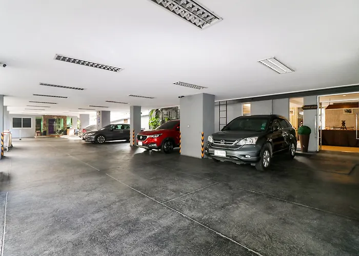 Bally Sukhumvit Hotel 3*